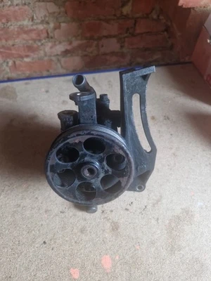 BOMBA DE DIRECCIÓN ASISTIDA PARA SUBARU FORESTER IMPREZA EJ204 SG 2006-2008  Foto 1 de 4