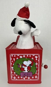SNOOPY Jack in the Box Toy 2013 Plays O Christmas Tree Peanuts Gemmy Works - Picture 1 of 8