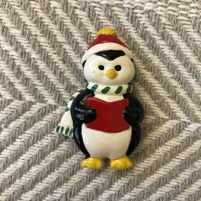 Armario de villancicos de Navidad de pingüino vintage imán de nevera pintado de cerámica usado en excelente estado  Foto 1 de 4