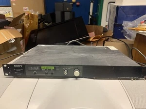 SONY UHF SYNTHESIZED DIVERSITY TUNER WRR-820 - Bild 1 von 4