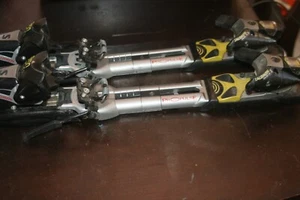 Salomon 850 Ski Bindings with Raiser Plates - Picture 1 of 3