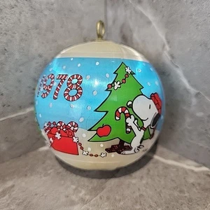 Vintage 1978 United Synd Peanuts Snoopy Woodstock Satin Ball Christmas Ornament - Picture 1 of 6
