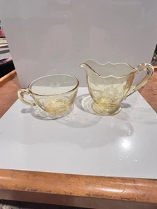 vaseline glass cup and creamer set - Picture 1 of 7