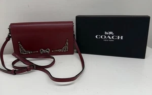 Auténtico bolso bandolera y caja COACH x Selena Gomez - Imagen 1 de 12