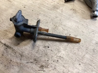 GRIFO GASOLINA SUZUKI RGV250 VJ21 VJ22 Foto 1 de 4