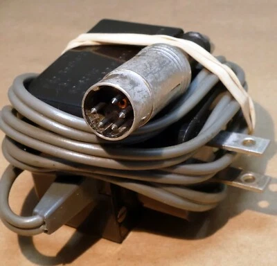 HASSELBLAD BATTERY CHARGER TYPE 1 FOR 500 EL CAMERAS VINTAGE OEM - Image 1 of 4