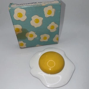 New in Box Rare Vintage Avon Sunnyshine Up Fried Egg Lip Gloss Compact .14oz - Picture 1 of 9
