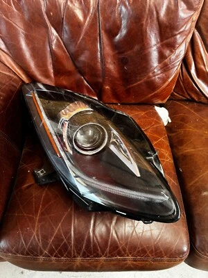 Оригинальная ксеноновая фара для правостороннего пассажира Jaguar F-Type 2015-2017 годов выпуска D1 - Изображение 1 из 4