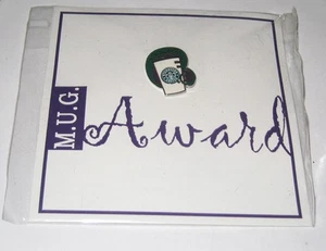 Starbucks Employee MUG M.U.G Award Pin SEALED Has Obscure GREEN Swirl (Not Brown - Imagen 1 de 3