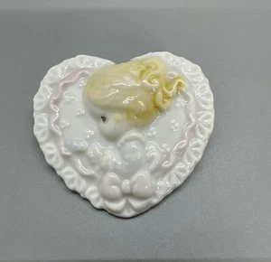 Vintage Precious Moments Brooch Heart Porcelain White1993 Blonde Girl Bow Ribbon - Picture 1 of 4
