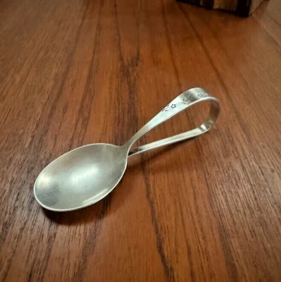 Cuchara bebé de colección con diseño de flores de plata esterlina de Lullaby Foto 1 de 4