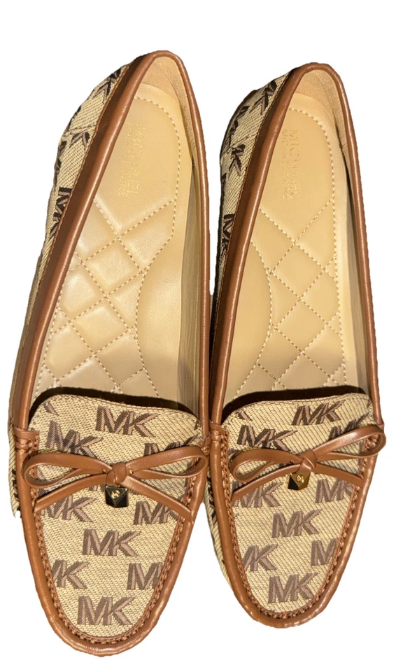 Mocasines planos Michael Kors, Juliet, mocasín en un logotipo de firma marrón tostado Foto 1 de 4