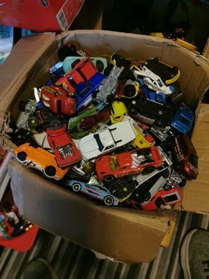 Bundle/job lot Of 20 Random Used Hot Wheels Cars.  - Image 1 of 2