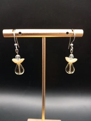 Pendientes colgantes de plata de ley con cuentas de vidrio y acrílico beige Foto 1 de 4