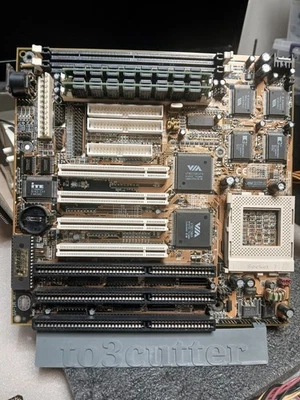 Lucky Star 5V-1A/5VPX2 ver.2.0 socket 7 + Pentium 233 + RAM 64Mb -GREAT RETRO PC - Image 1 of 4