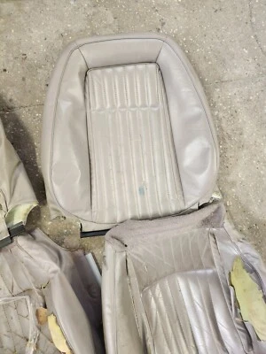 Ford Mustang GT 1990 OEM lado derecho del pasajero delantero superior cubierta cuero uso Foto 1 de 4