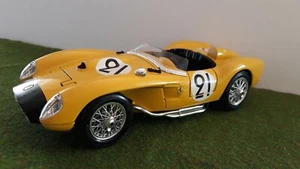 FERRARI 250 TESTA ROSSA 1957 # 21 jaune 1/18 BURAGO 3007 pour FF40 éd. lim. 1500 - Foto 1 di 9