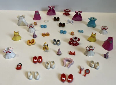 Модные наряды и аксессуары Disney Parks Minnie Mouse без фигурки, 52 шт. - Изображение 1 из 4