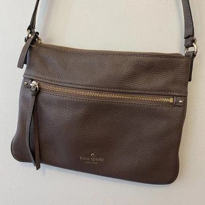 Kate Spade 棕色皮革斜挎包钱包 — 第 1/4 张图片