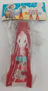 Vintage Kunststoff Rakete mit einer Astronauten Figur, Dime Store Spielzeug, VERSIEGELT!!! - Bild 1 von 6