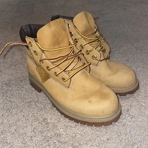 Timberland Youth 6-Inch Butter Premium Waterproof Boots Wheat Size 3 - Picture 1 of 8