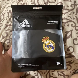 Adidas Real Madrid Unisex Gesichtsbedeckungen Gesichtsmasken 3er-Pack schwarz, Größe S, HB5056 - Bild 1 von 2