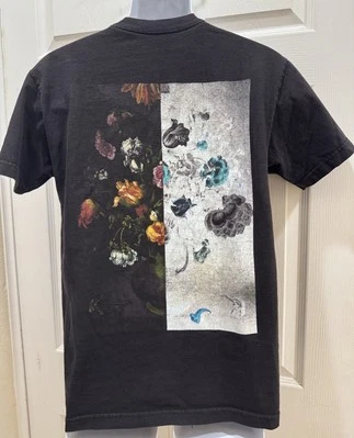 Camiseta masculina manga curta gráfica média escala preta 100% algodão - Imagem 1 de 4