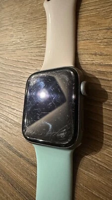 Apple Watch Series 4 -16GB- Gray (Unlocked) - Image 1 of 4
