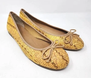 Zapatos planos de ballet Franco Sarto Zapp para mujer 10M amarillos tejidos - Imagen 1 de 9