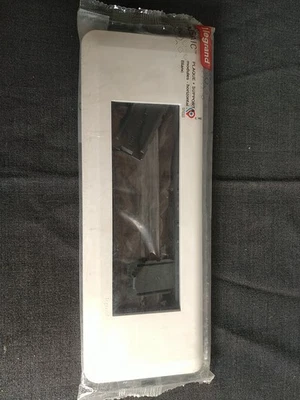 Legrand plaque horizontal + support  99478 Pour 6 modules Mosaic Liv Offerte  - Photo 1/3