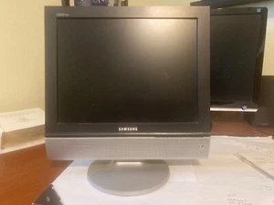 Samsung Model LT-P1745 17" LCD TV / PC Monitor - Picture 1 of 2