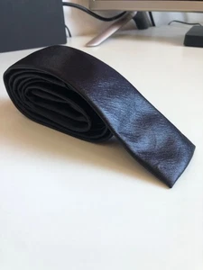 Cravatta sottile slim in similpelle a fascia stretta nero unisex - Foto 1 di 18