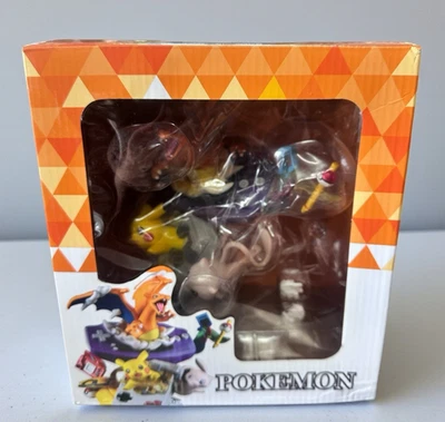 Pokemon Pikachu Charizard Figure  Statue Model Desktop Decoration Collection - Image 1 of 4