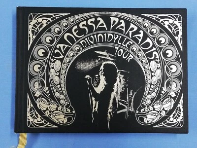 LIVRE Collector  Vanessa PARADIS  "Divinidylle Tour", CD  DVD +LIVRE  100 pages - Photo 1/4