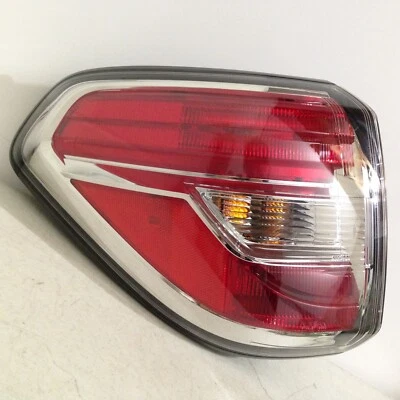 Luz trasera lateral izquierda Nissan Armada 2017-2020 26555-5ZW0A OEM perfecta Foto 1 de 4