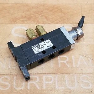Parker 410821000 Spool Valve, 1/8" NPT - USED - Picture 1 of 5
