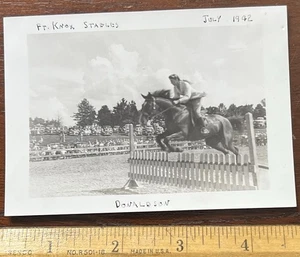 1942 FT KNOX STABLES, FEMALE HORSE JUMPING, DONALDSON, Automobiles - Picture 1 of 2
