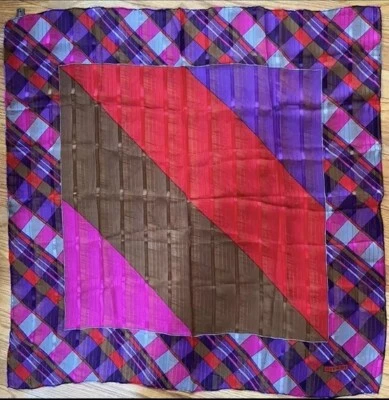 Bufanda cuadrada de seda Givenchy vintage Foto 1 de 2