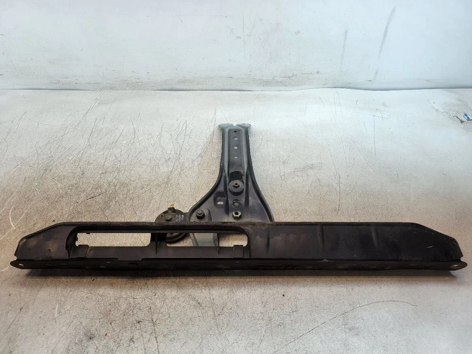 2014 2015 2016 2017 2018 SUBARU FORESTER RADIADOR BARRA DE AMARRE SUPERIOR SOPORTE OEM Foto 1 de 4
