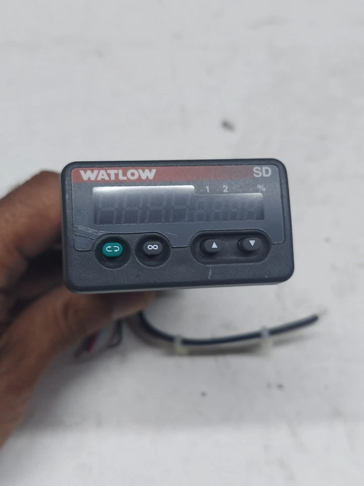Watlow SD3C-HCAA-AARG Process Temperature PID Controller 100-240VAC, 6PC AVAILAB - Image 1 of 4