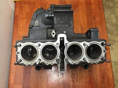 1988 Suzuki Gsx-R 750  Crank Case (OEM) Foto 1 de 4