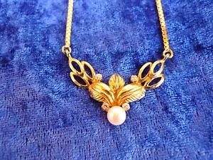 Collana Elegante In Argento 925 Placcato Oro Con Perla E Piccole Pietre! - Foto 1 di 1