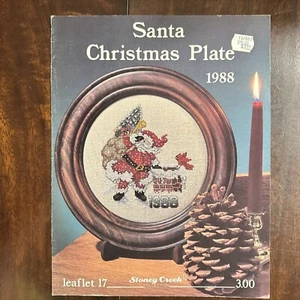 Vintage Stoney Creek 1988 Santa Christmas Plate Cross-Stitch Pattern Leaflet 17 - Picture 1 of 2