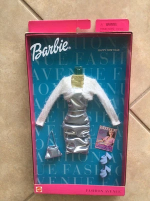 NUEVO 1999 Barbie Fashion Avenue FELIZ AÑO NUEVO Vestido Tacones Zapatos Cartera RARO Foto 1 de 3