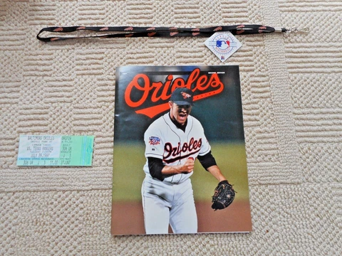 Baltimore Orioles 1991 MAGAZINE + LANYARD KEYCHAIN + TICKET STUB All Mint! Cover