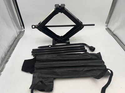 Dodge Ram 1500 2006-2018 conector y kit de herramientas conjunto OEM 52110391AA OEM. Foto 1 de 4