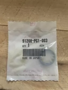 Honda OEM #91208-PG1-003 Dust Seal 18x24x4 NOS - Foto 1 di 2