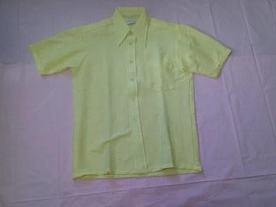Camisa De Colección Años 60 Paquete de Ratas Amarillo Poli SEERSUCKER Cuello Daga Botón S/S M Nueva de Lote Antiguo Foto 1 de 4