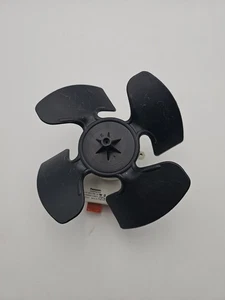 Ventilador motor condensador refrigerador Whirlpool W10489393; E4-5a - Imagen 1 de 3