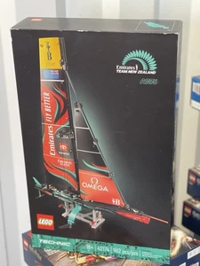 Lego Technic Emirates Team New-Zealand AC75 - Picture 1 of 2